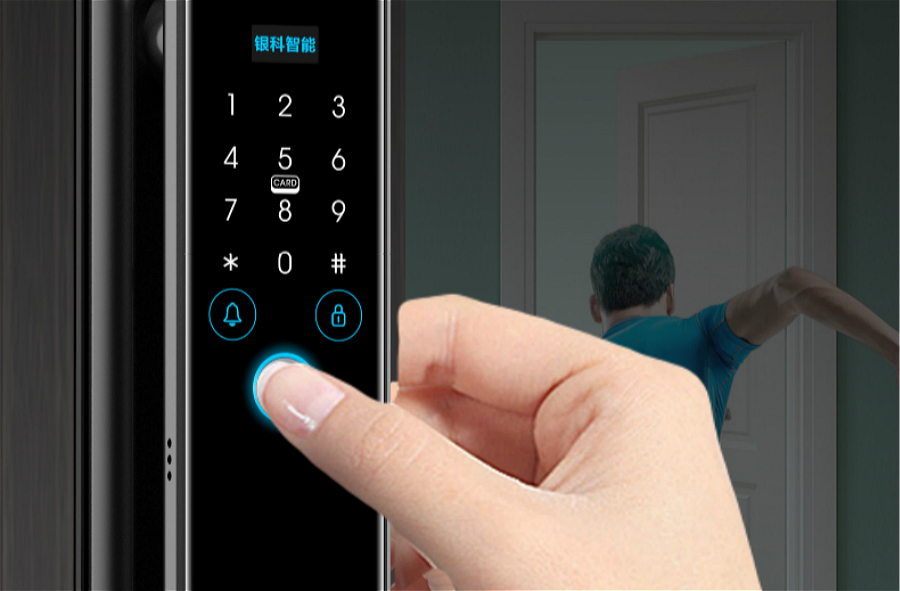 Which is the better application experience between fingerprint lock and face recognition intelligent